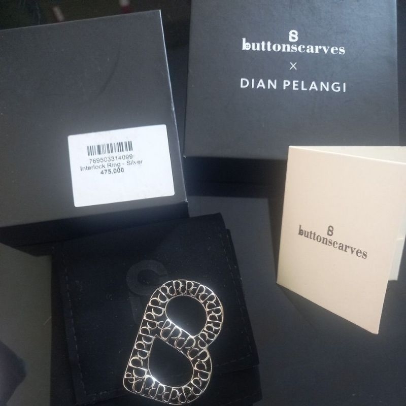 interlock ring buttonscarves