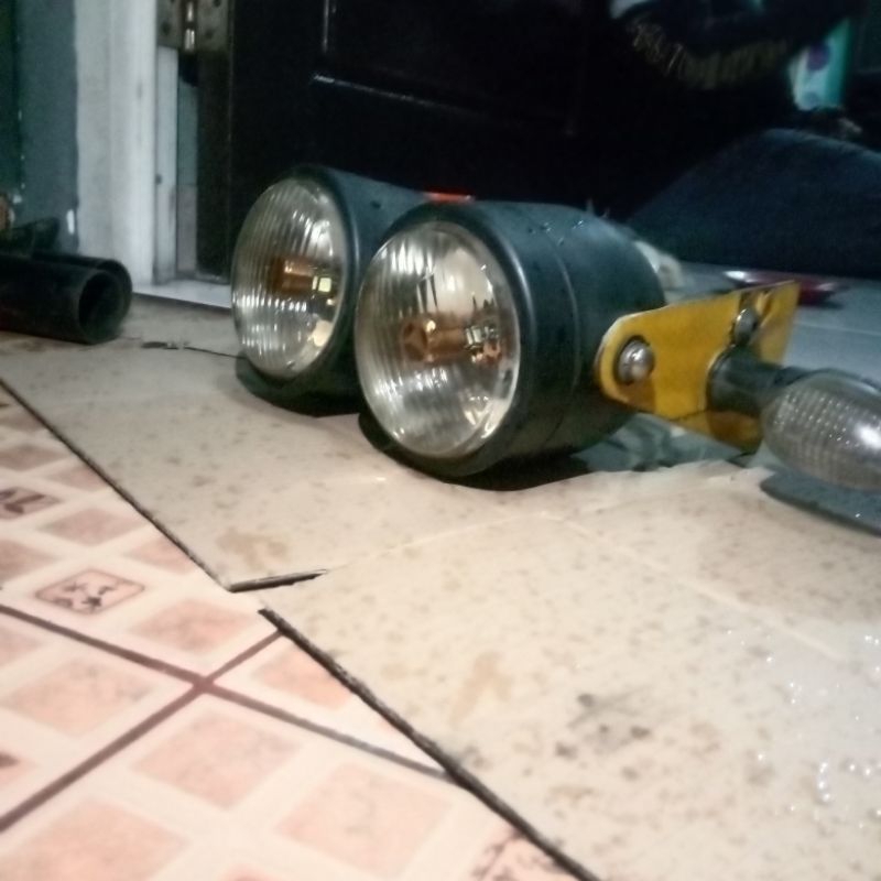 Lampung dan breket lampu variasi Byson