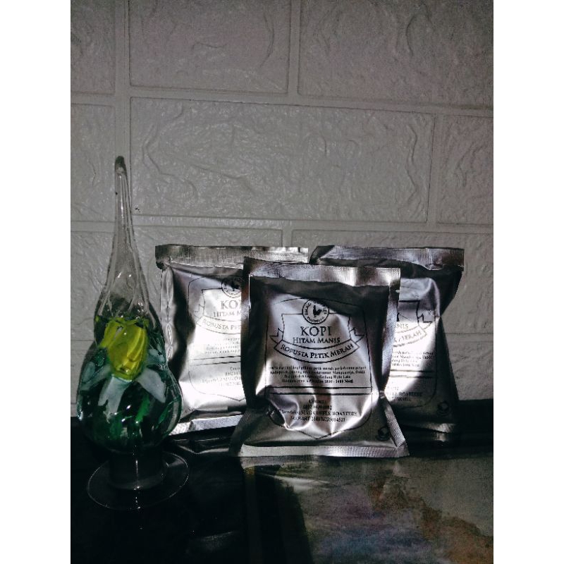 

Kopi hitam manis(robusta petik merah Lebong Bengkulu)