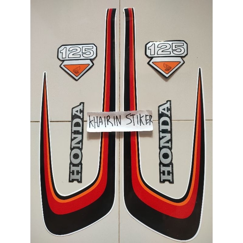 striping stiker cb 100 cb 125 hitam merah 1976 76