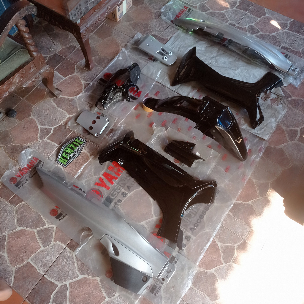 Cover Body Full Set Fullset F1ZR FIZR Hitam Silver 2003 Original YGP