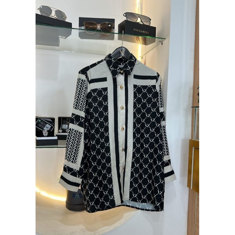 Monoline Top VZ by Vivi Zubedi