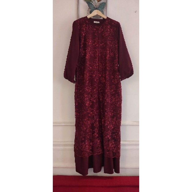 Longdress Brokat Welly Boutique size L Preloved