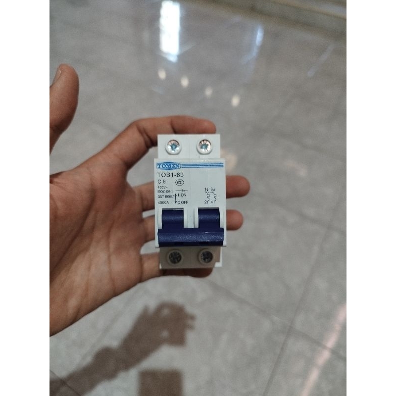 MCB AC 2P 6A Tomzn
