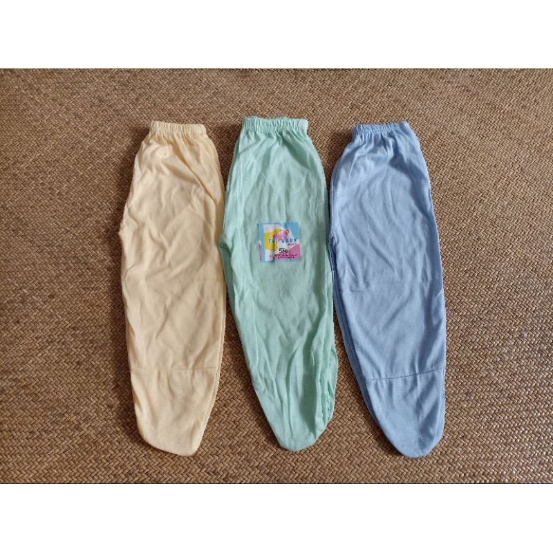 Celana Panjang Tutup Kaki Bayi Newborn Usia 0-3 Bulan merk IVI