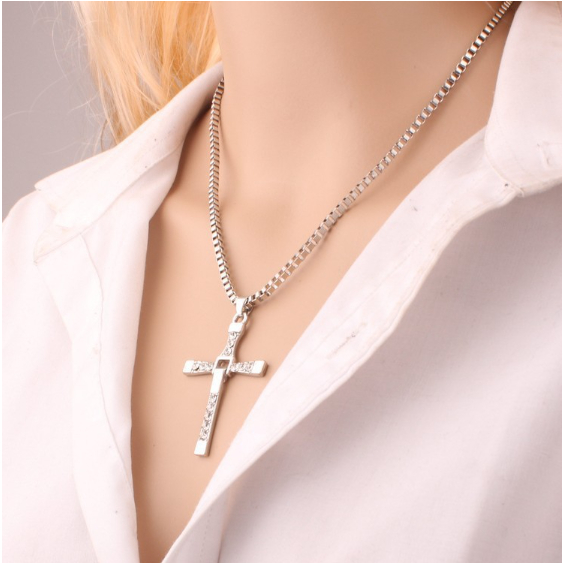 Kalung Salib Wanita Fast and the Furious Dominic Toretto Panjang 65cm Titanium Asli Anti Karat Impor
