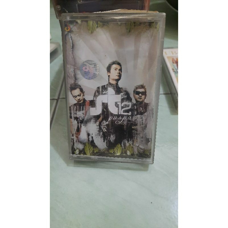 kaset pita st12