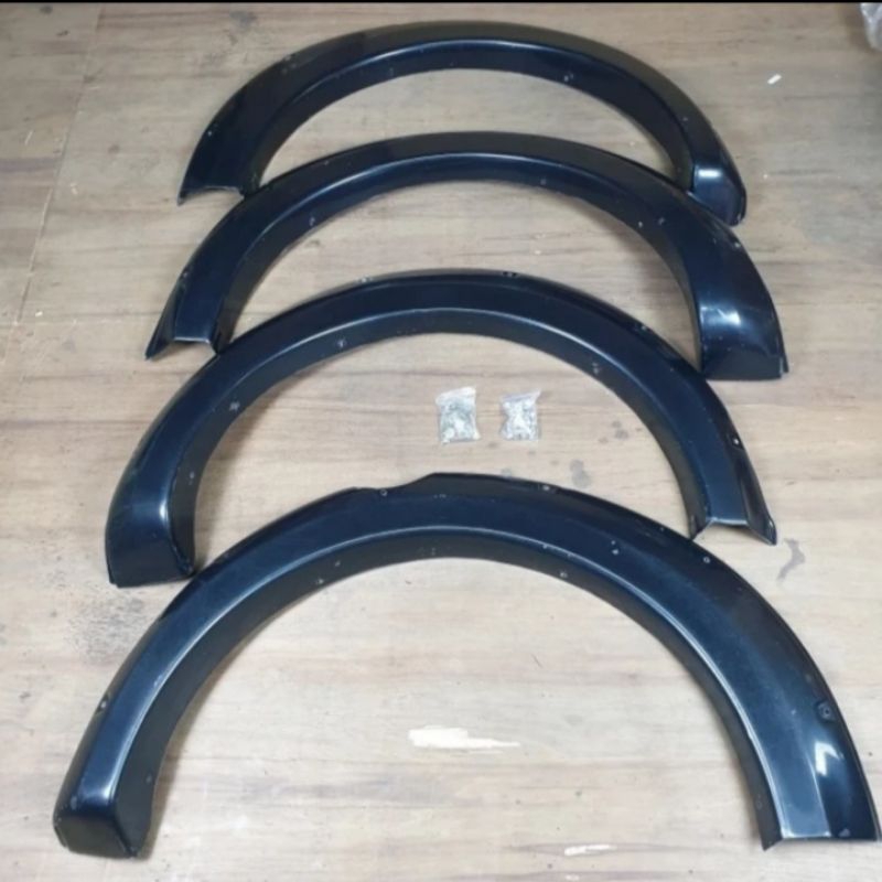 OVER FENDER TRITON MOTIF BAUT 2019 2020