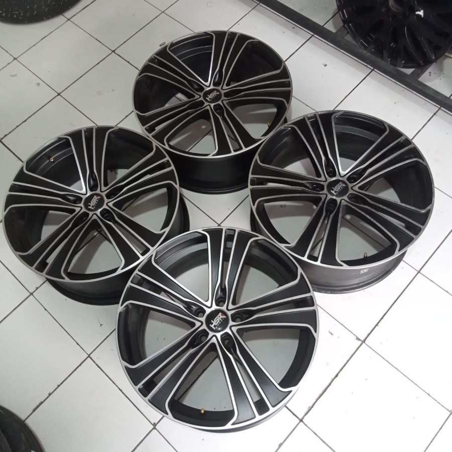 Velg Mobil bekas Ring 20 Lubang 5 ZINIK HSR R20X8,5 5X114,3 ET45