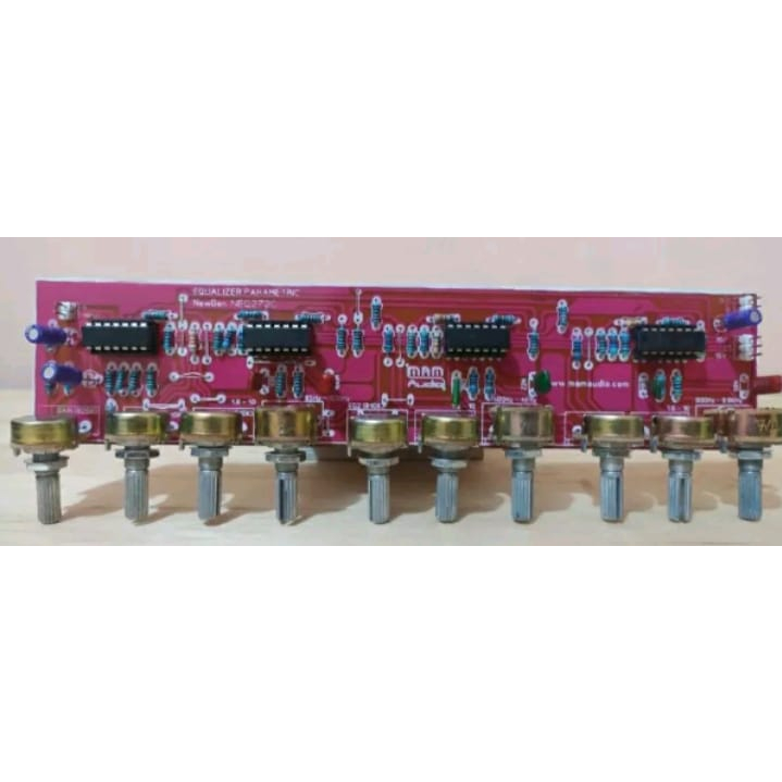 Kit Equalizer Parametrik 10 Pot Chanel 3 band frekuensi, 3 bandwidth Q, 3 GAIN FREKUENSI, 1 GAIN INP