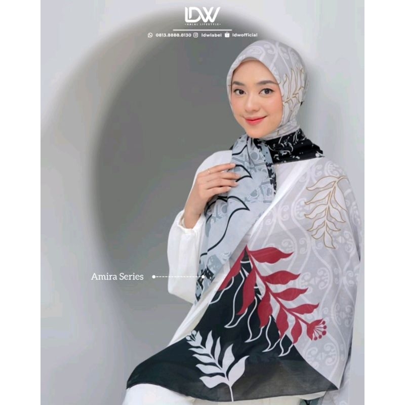 Hijab Motif Segi Empat Amira Series