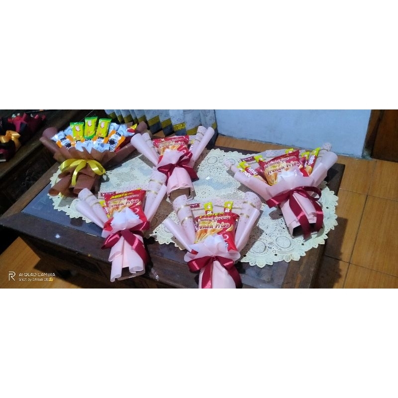 

aneka bucket snack,uang,bunga