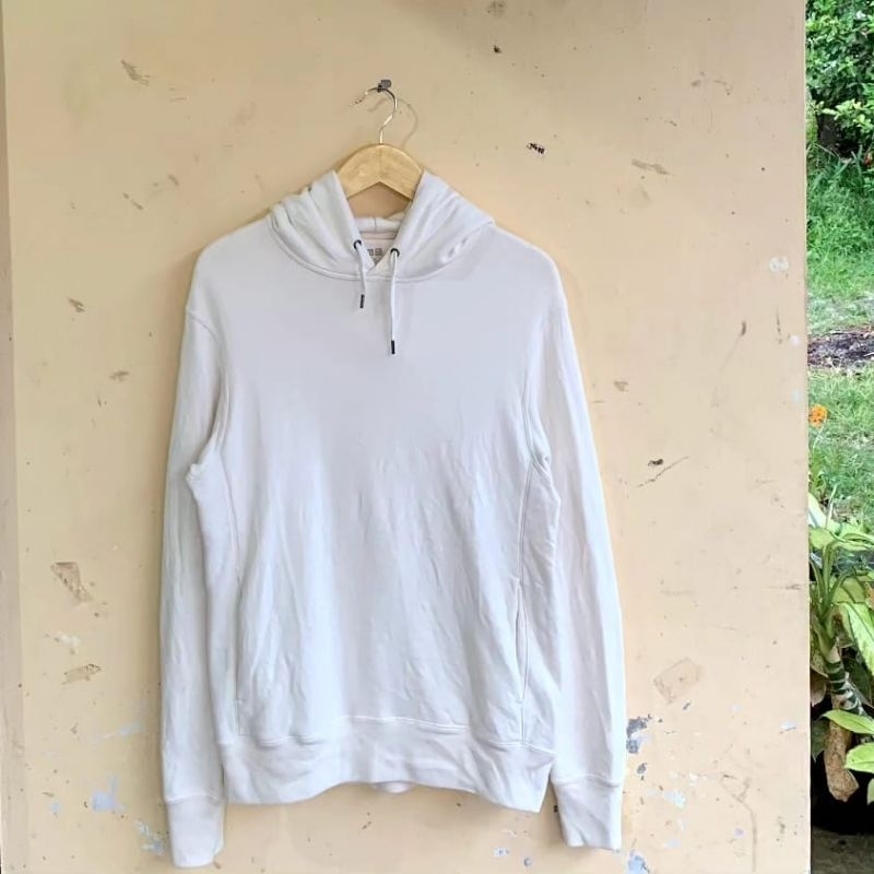 Hodie Uniqlo Broken White sz M