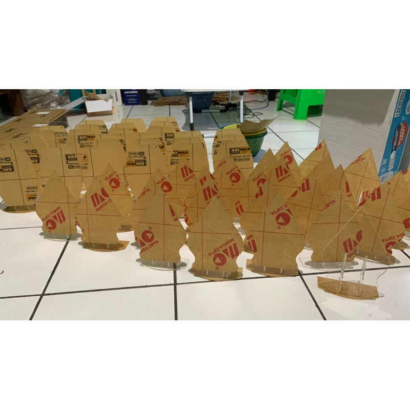 Plakat Akrilik Polos tebal 5mm