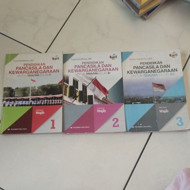 

(buku bekas, second) buku PKN pendidikan Pancasila Erlangga kelas 10,11,12 SMA, MA