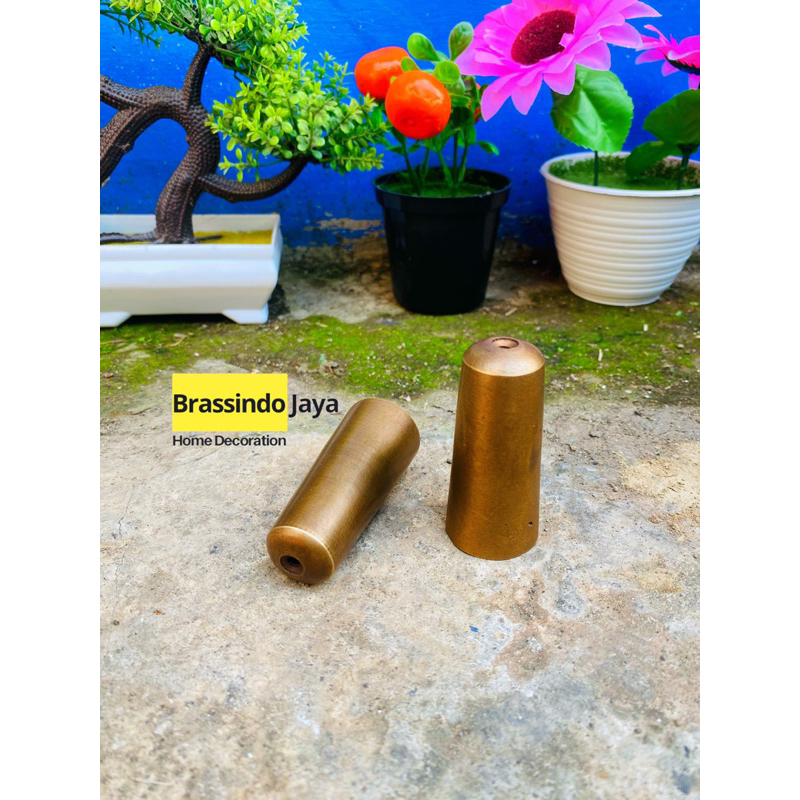 alas kaki kursi / alas kaki meja kuningan polos