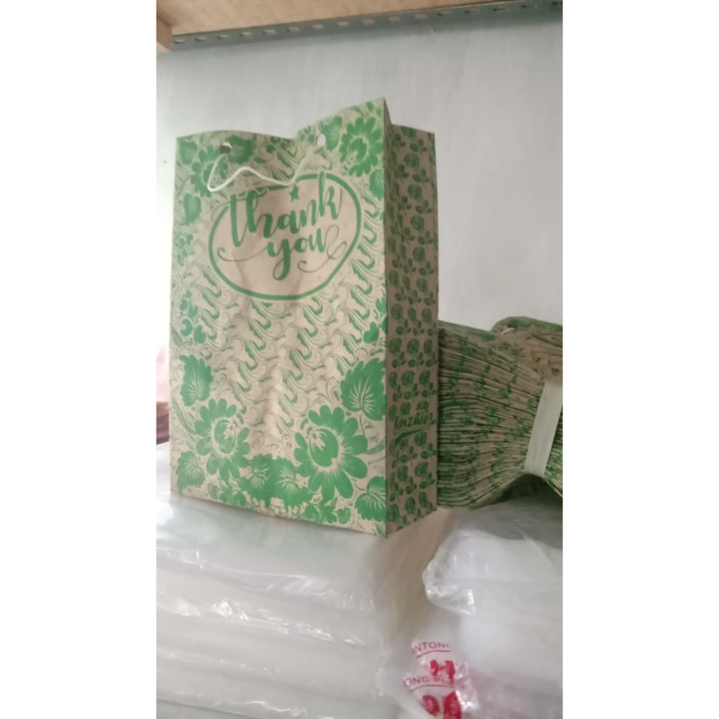 

kardus paper bag dus teng-teng dus tali dus oleh oleh hajatan haji dan umroh