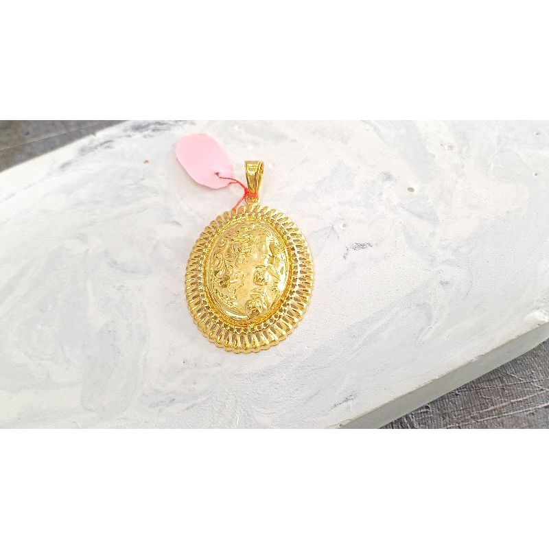 Liontin oval ukir Ratu London Emas Asli 8K