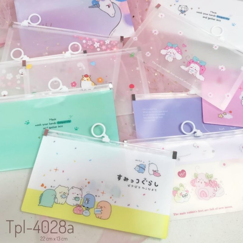 

Tempat Penyimpanan Pensil / Zipper Pouch Alat Tulis Kosmetik Motif Karakter Harga Per 1 Lsn Isi 12 Pcs