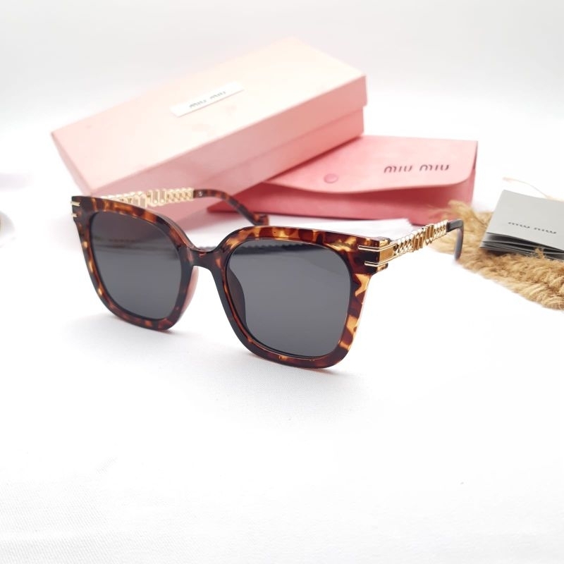 KACAMATA HITAM WANITA UV400