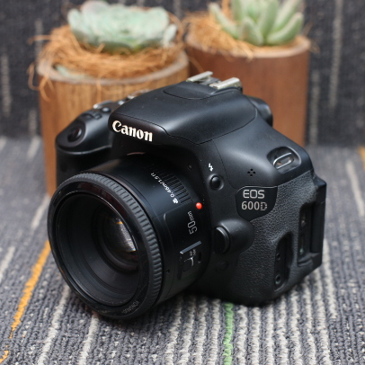 Canon 600D Lensa Fix YN 50mm F1.8 Kamera DSLR - Paket Bokeh -Vms