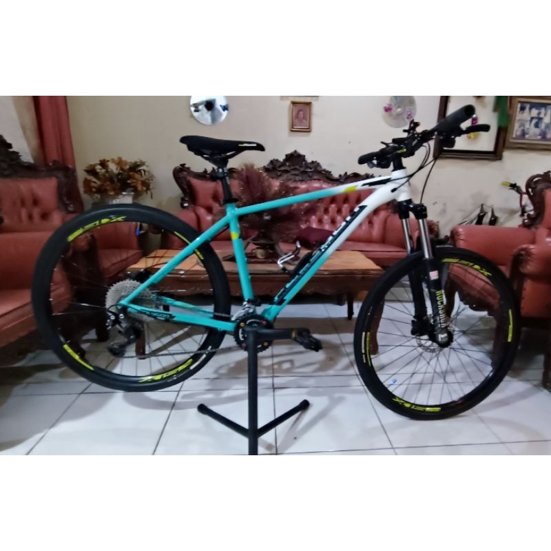 Sepeda polygon extrada 5 LE Size M 27.5