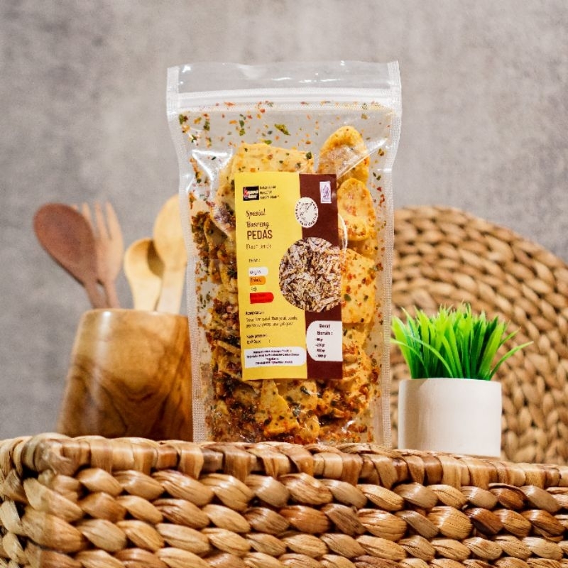 

Keripik Basreng Pedas Manis Daun Jeruk 60 gram