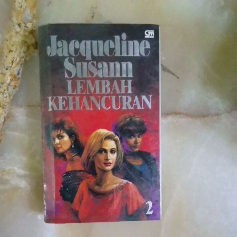 

Jacquilne Susann Novel Lembah Kehancuran