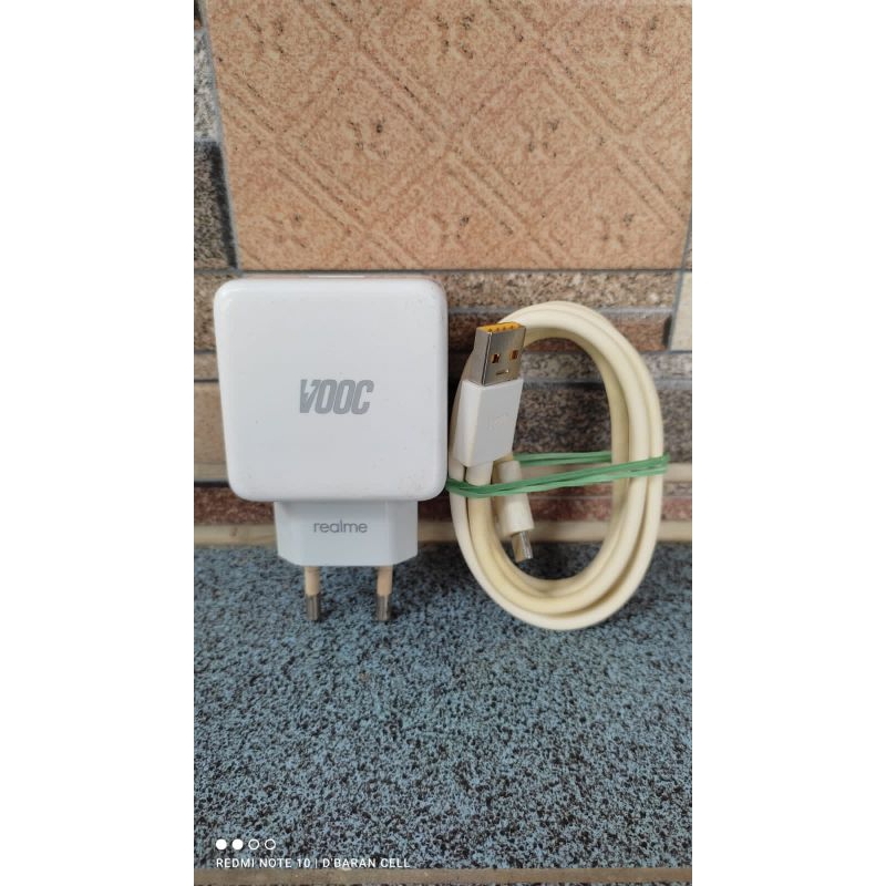 Charger Bawaan Realme 5 pro/Realme 3 pro (20watt VOOC)
