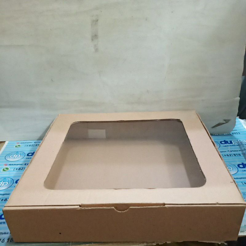 

Dus Box Kotak Kue Kraft Coklat Jendela 25 x 25 x 5 cm