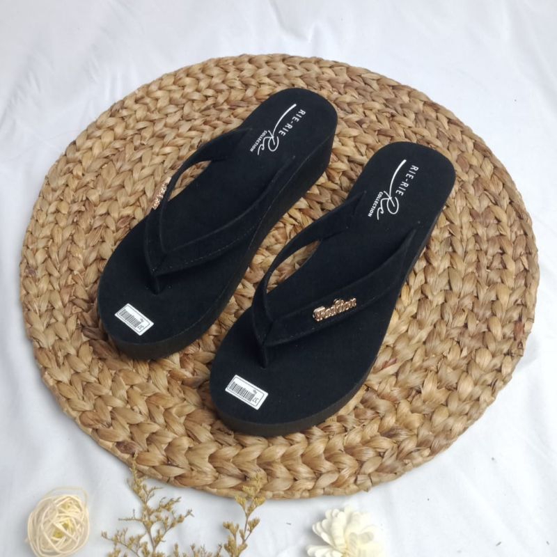 Sandal Wedges Wanita ( RIE - RIE 0851 ) Terbaru