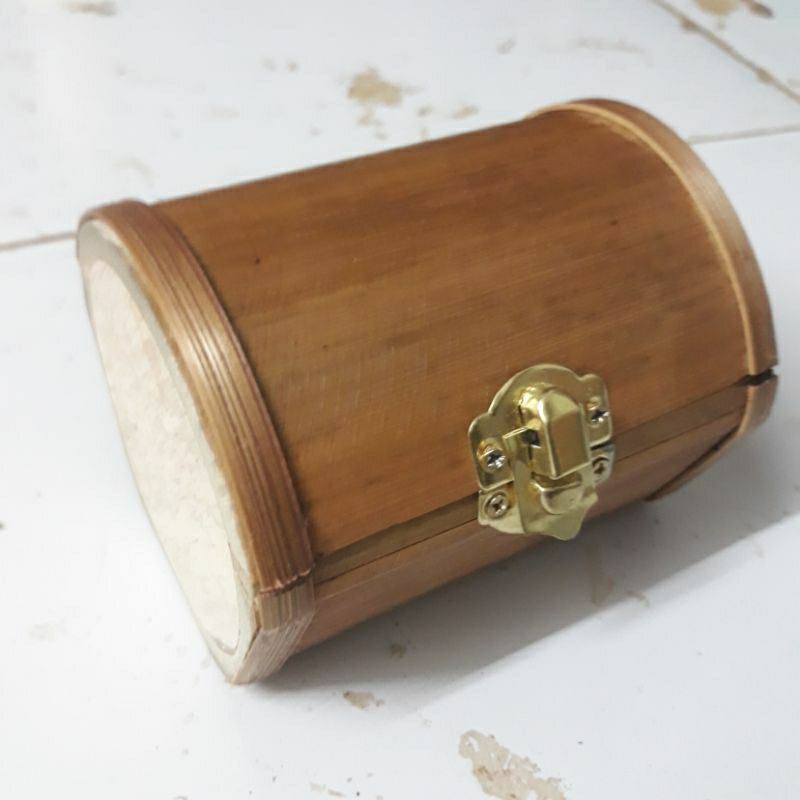 peti emas kotak kayu harta karun model vintage