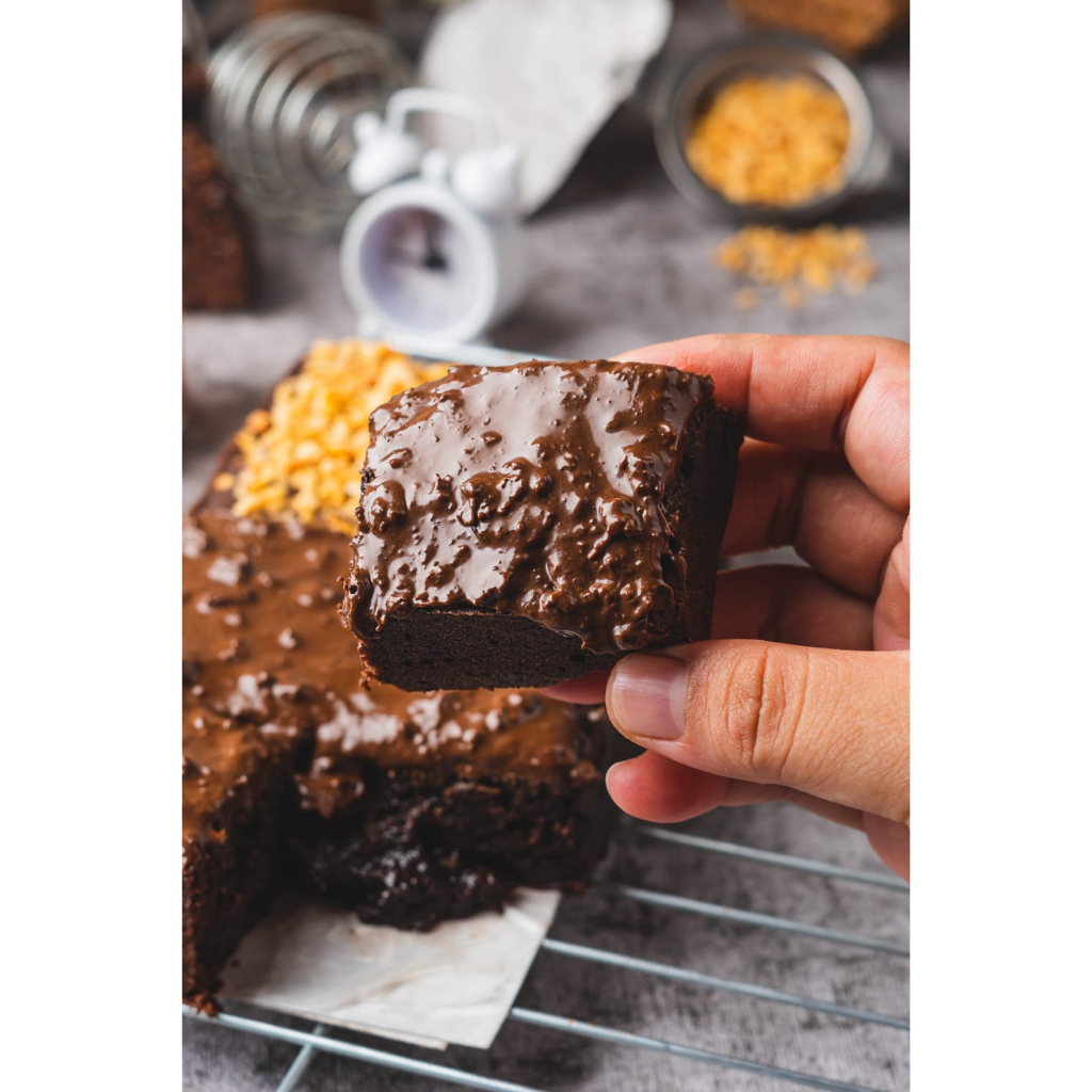 

Melted Brownies dengan Topping Almond Chococips dan Lotus - MEDIUM