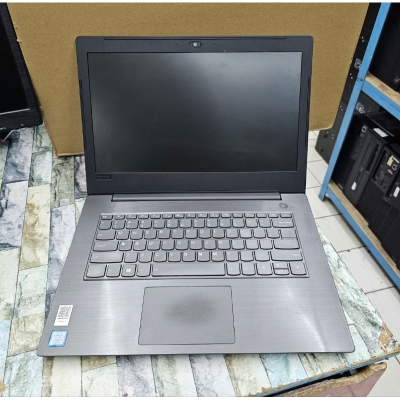 LAPTOP lenovo v330 14ikb  core i7 generasi 8  ram 8  ssd 512 gb mantap