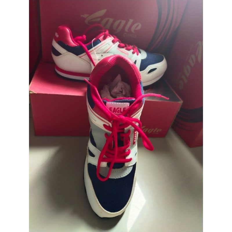 SEPATU EAGLE SCUOT SIZE 39