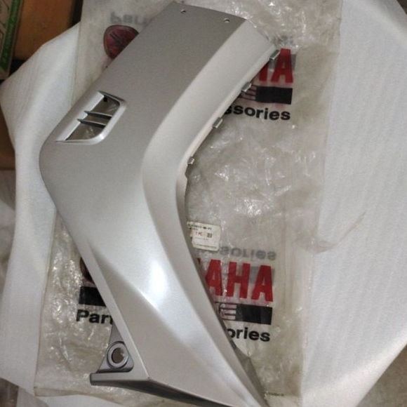 SAYAP LUAR / SEBENG LUAR [KIRI]  JUPITER MX  [1S7-F8311-00-P3] SILVER