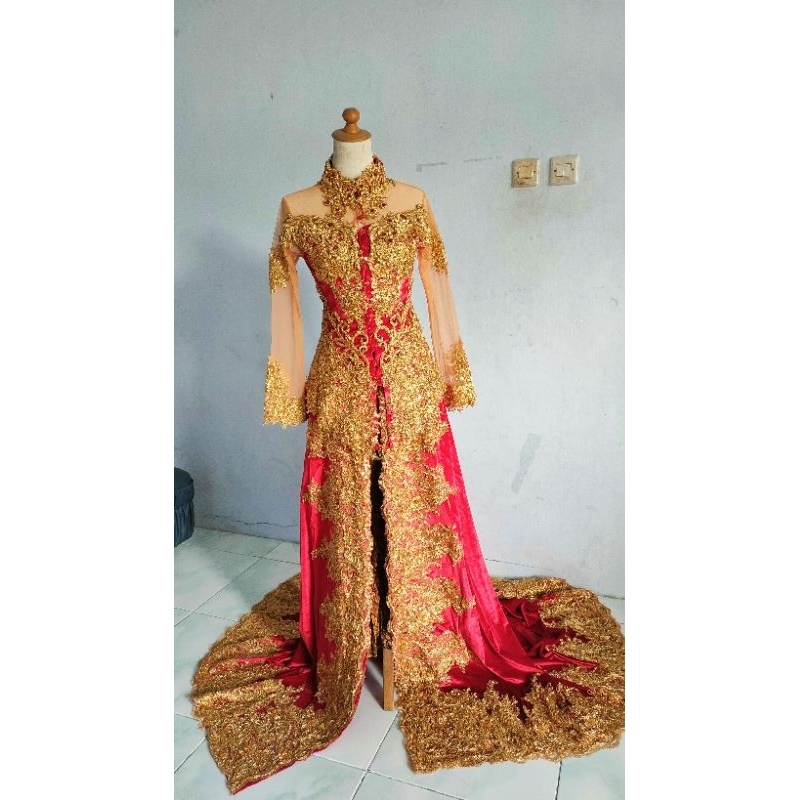 Preloved-Kebaya Pengantin Full Bludru Ekor Panjang