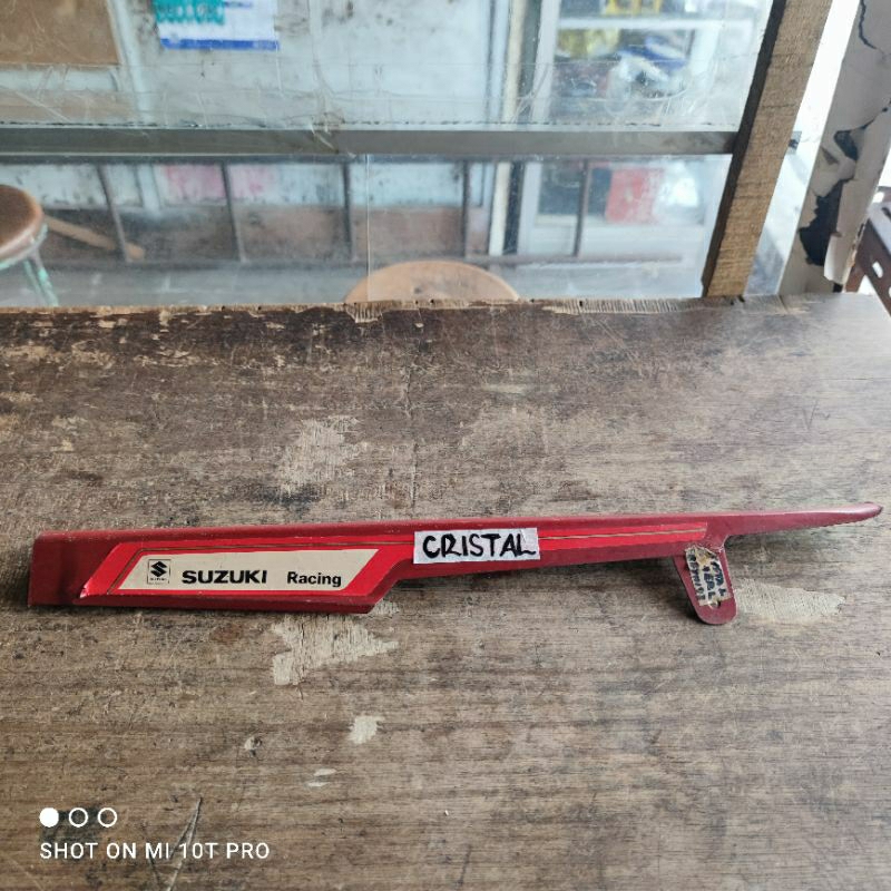 Katengkas Tutup Rantai Suzuki RC110 Crystal Merah High Quality