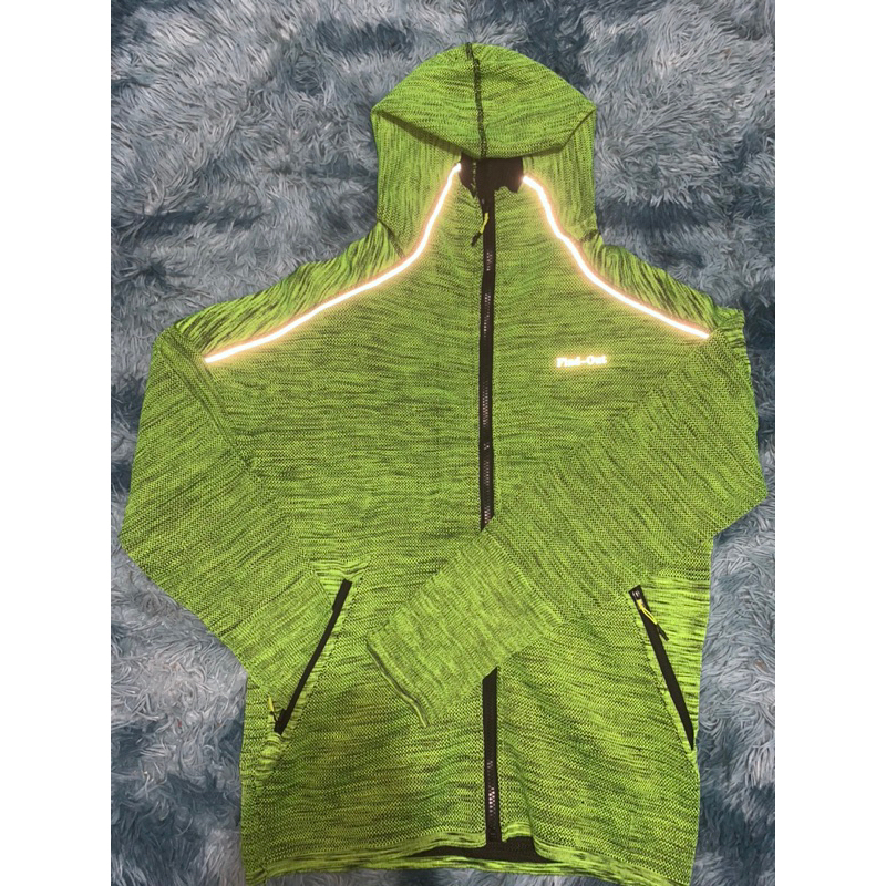 Find out knit jacket