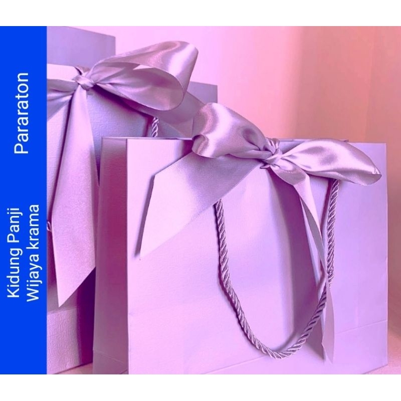 

ROYAL PAPERBAG SUPER LILLAC || termasuk pita . sesuai pict || 29 . 10 . 18
