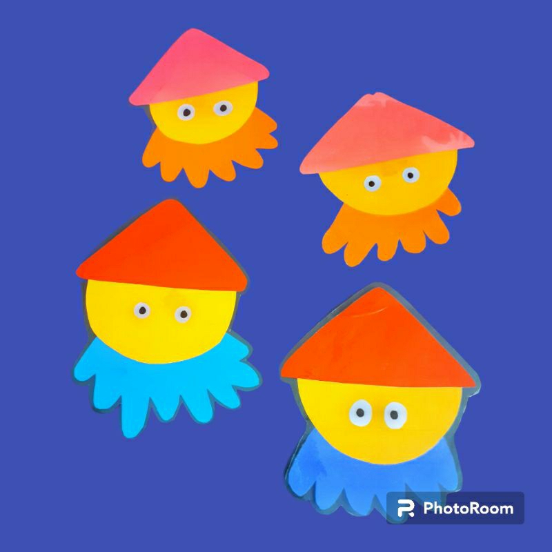 

hiasan kelas dari origami/kertas warna (ubur-ubur/jellyfish)