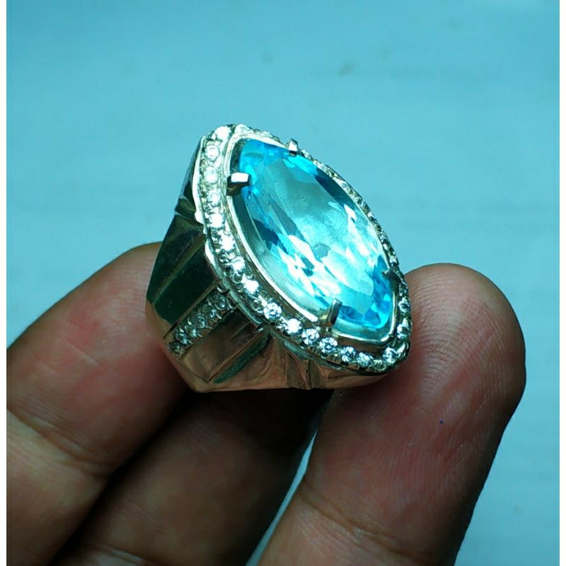natural blue topaz(swiss)