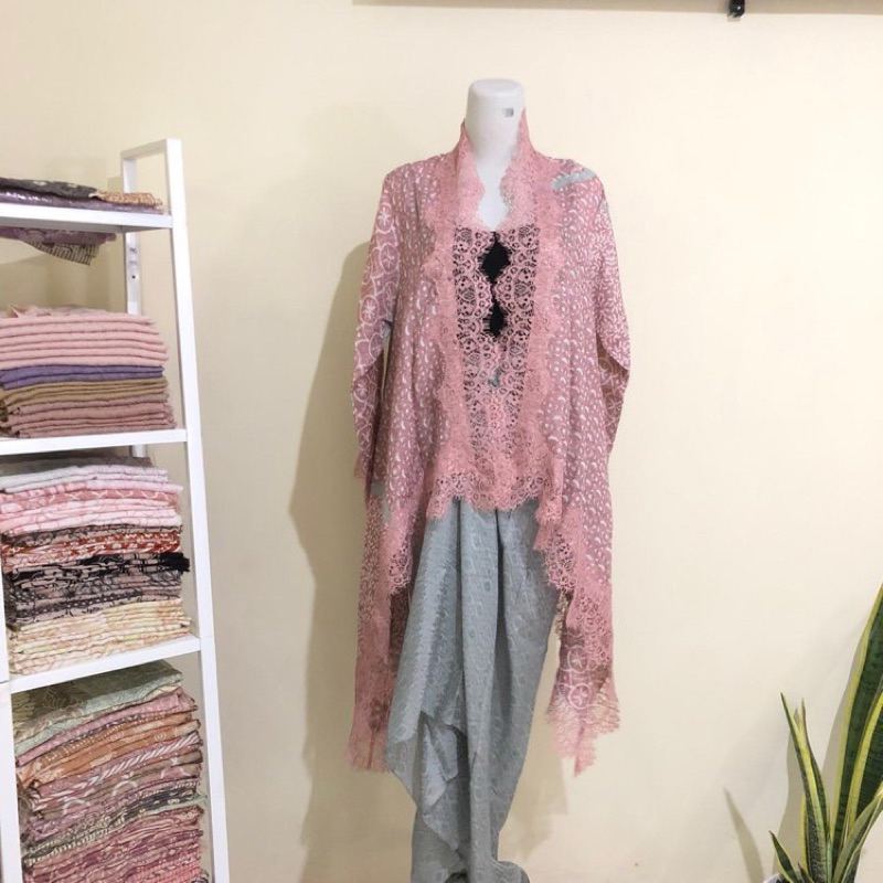 Camelia Lace Batik Viscose Set