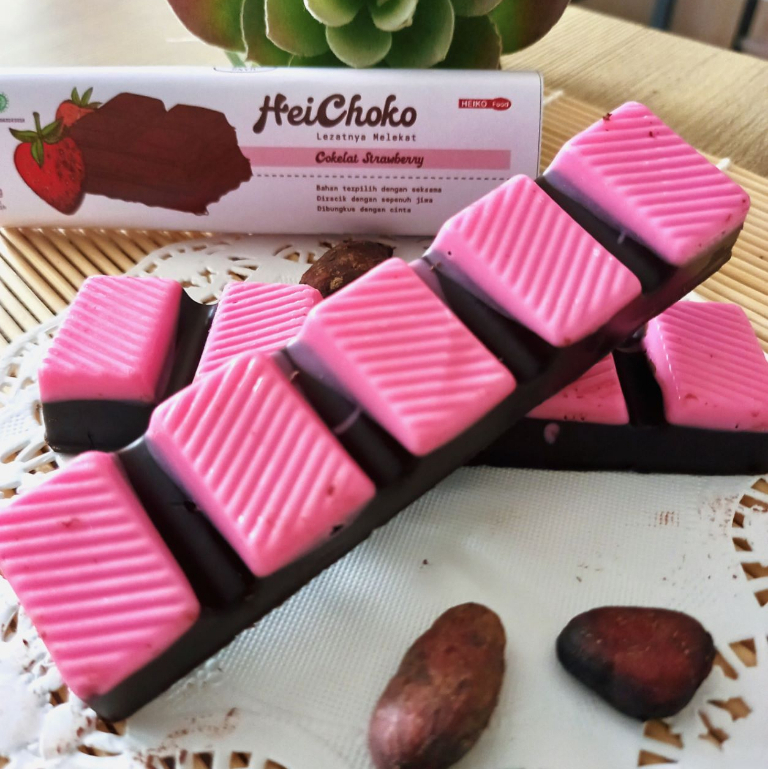 

Heichoko Coklat Strawberry Bar Batang