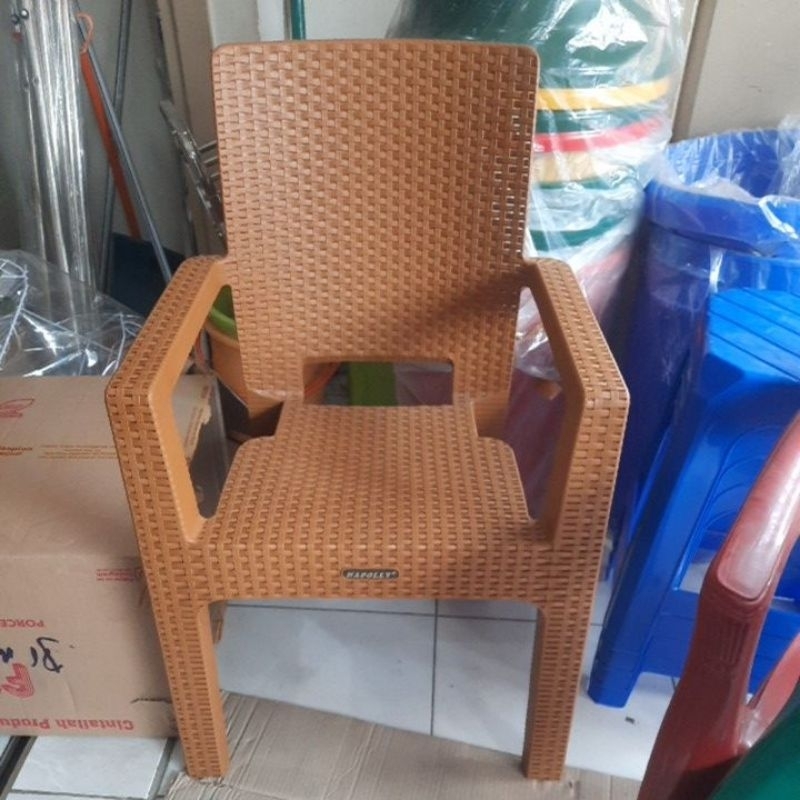 Kursi sender tangan rotan napoly plastik