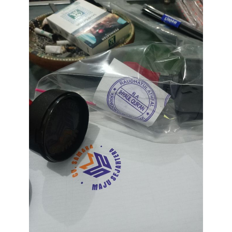

STEMPEL BULAT DESIGN&WARNA SUKA-SUKA