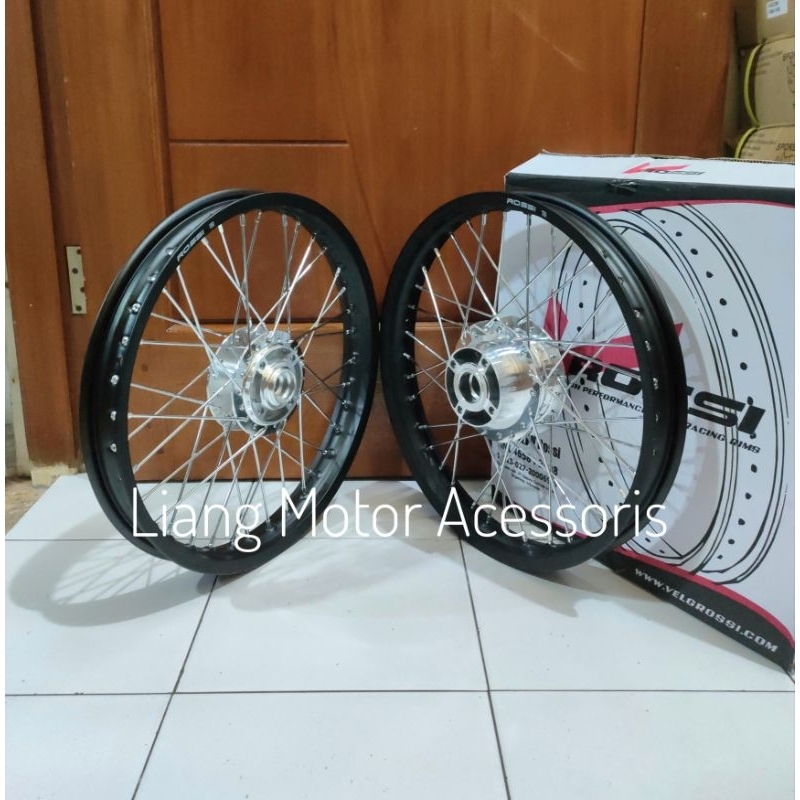 Sepaket Velg VRossi Ring 17 Tromol Set Jari2 - Honda Sonic 150 R