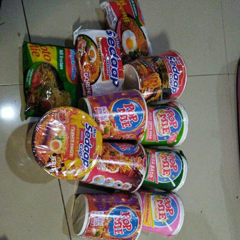 

indomie ,mie sedap, pop mie cup dan mi sedap cup goreng dan kuah