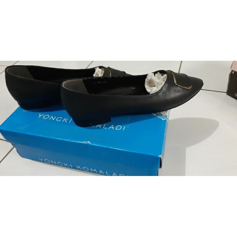 Flat Shoes Wanita Hitam Yongki Komaladi