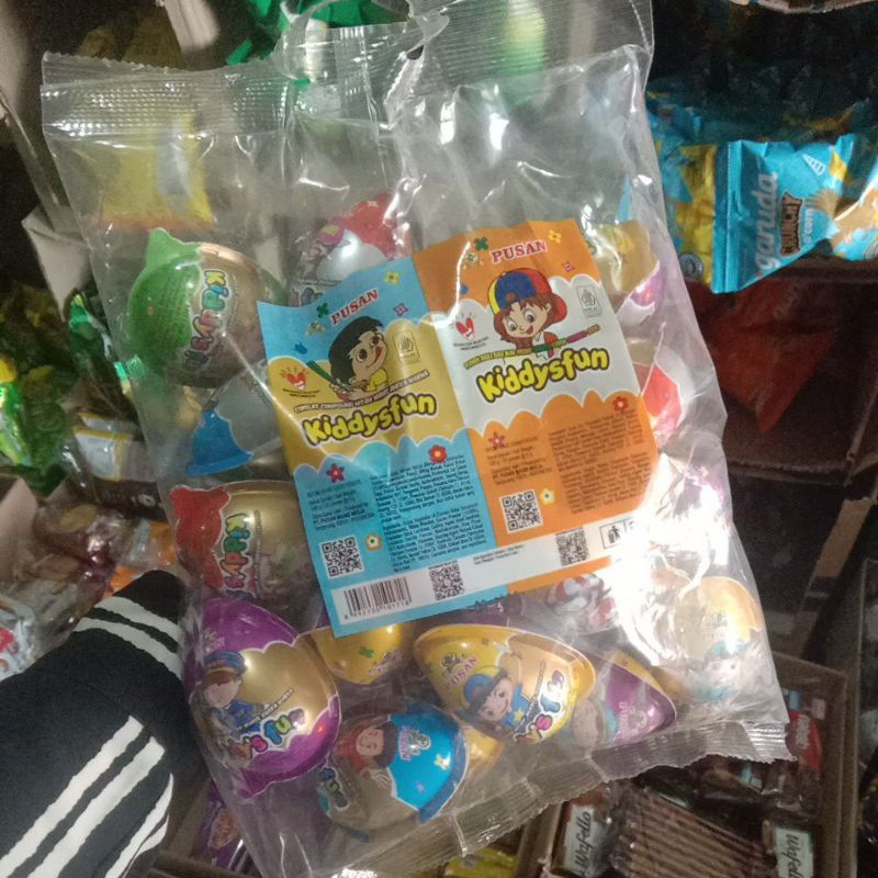 

Coklat dan permen telur Kiddysfun